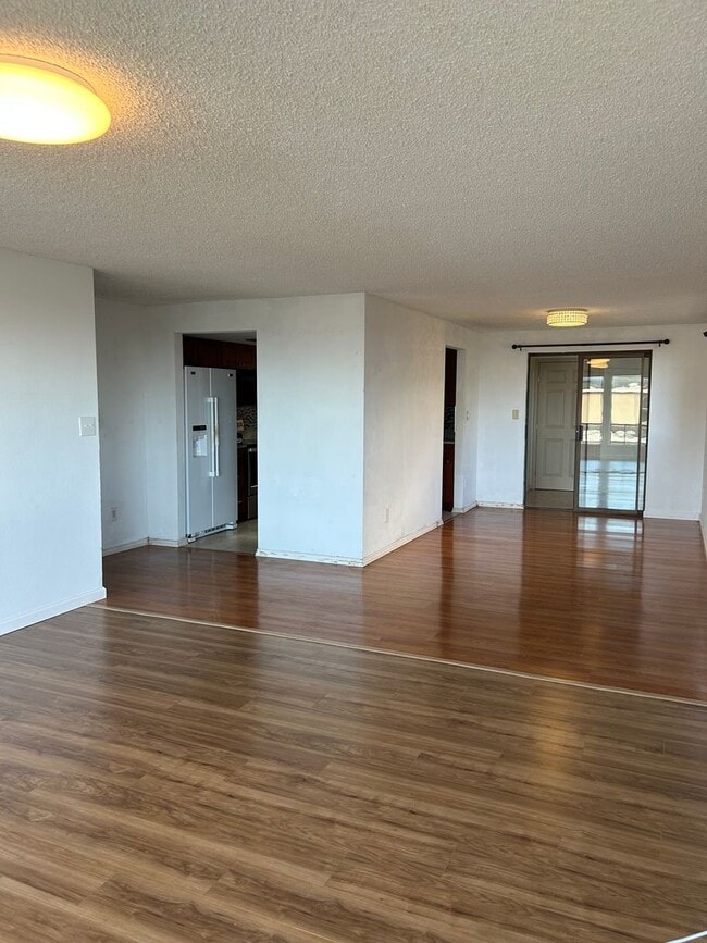 Photo - 960 Wailupe Dr Unit Upstairs 3/2