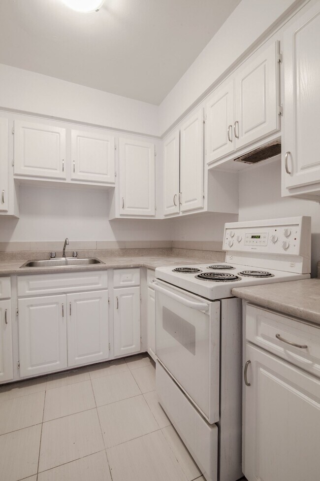 Photo - 2400 Av. Van Horne Unit 211