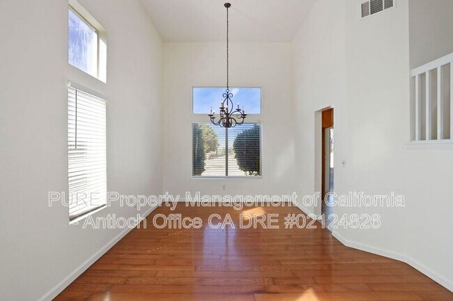 Photo - 2304 Yorkshire Ct