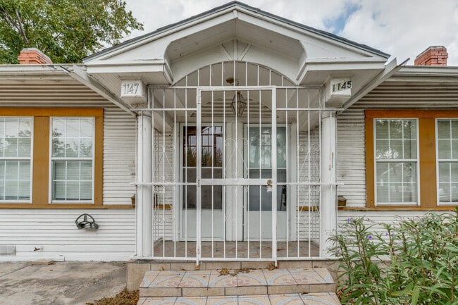 Photo - 1147 W French Pl