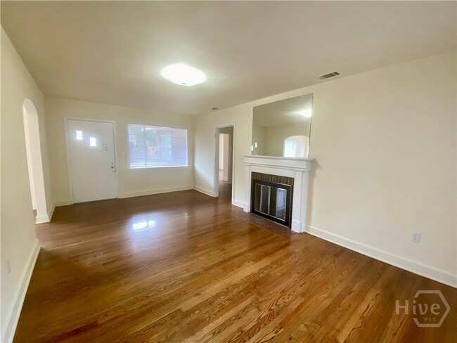 Photo - 2320 E 39th St House