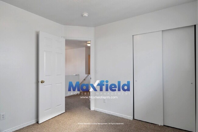 Photo - REFRESHED 5-Bedroom Home in Desirable Draper - Pet Friendly - NEW CARPET UPSTAIRS | Refreshed kit...