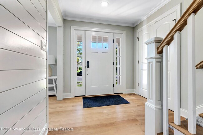 Photo - 211 Monroe Ave
