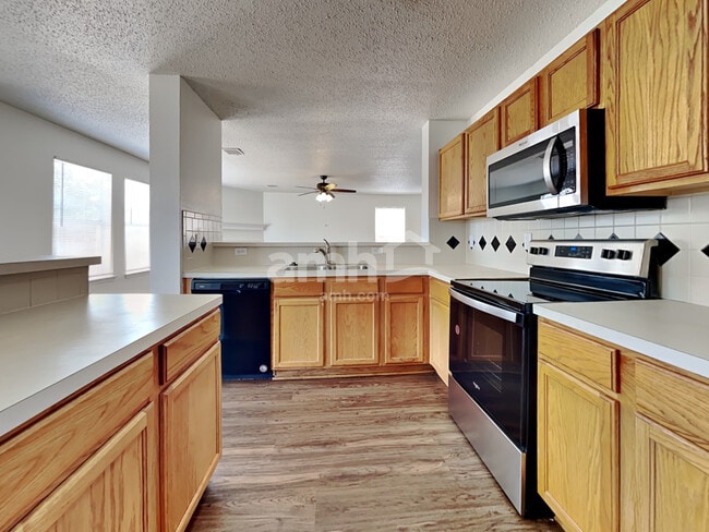 Photo - 4809 Palm Ridge Dr