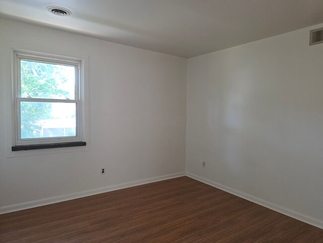 Photo - 110 E 40th St Unidad 2A