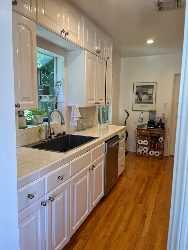 KITCHEN - 1413 S Beverly Glen Blvd Unit 1413