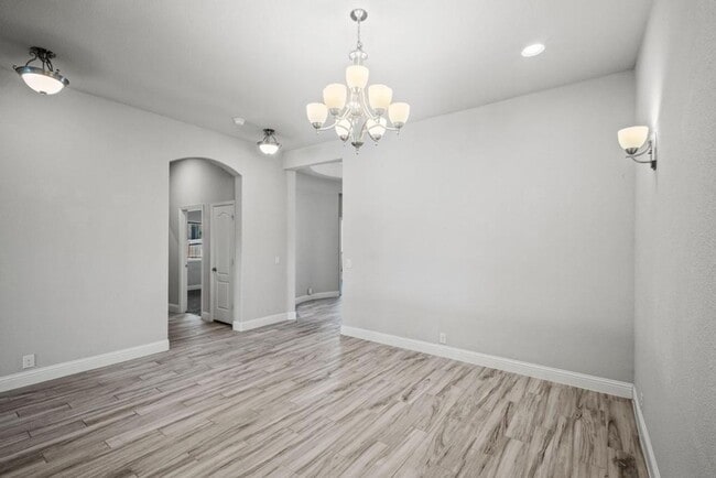 Photo - 314 Waverly Dr