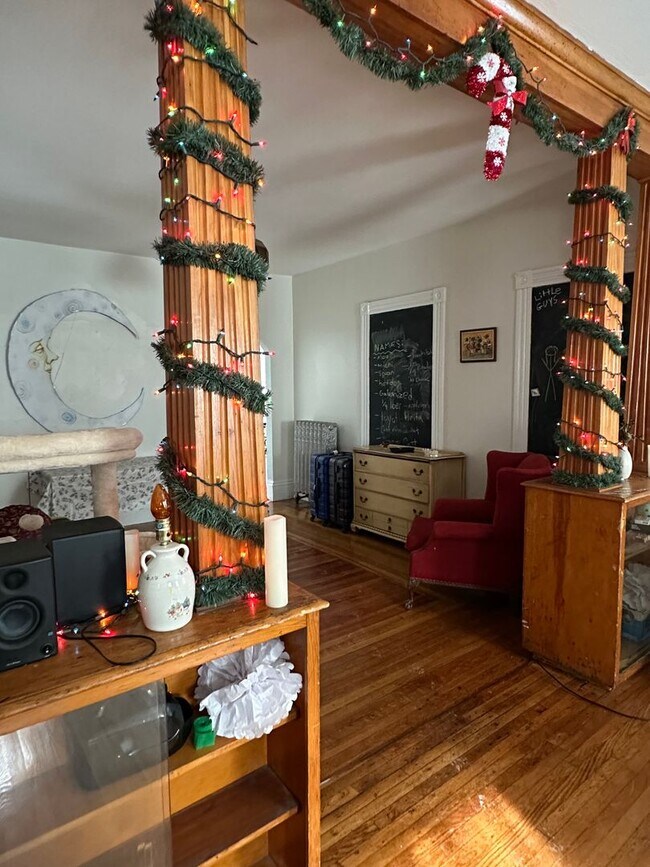 Photo - ALLSTON 4 BED/2 BATH FOR 9/1!  UPDATED KITCHEN AND BIG ROOMS!