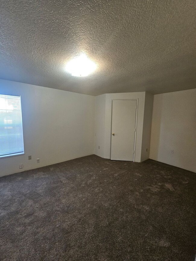 Photo - MF004-10th St Dup-Pine Unit 434