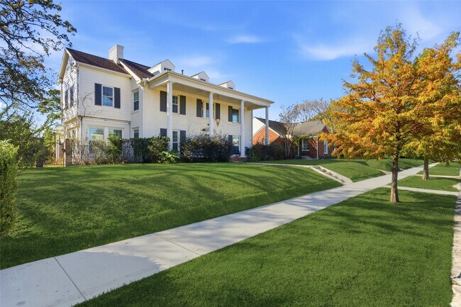 Photo - 6666 Fairfield St