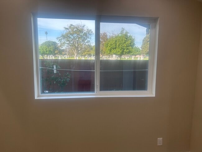 Building Photo - 208 N La Plaza Unit 208 N La Plaza