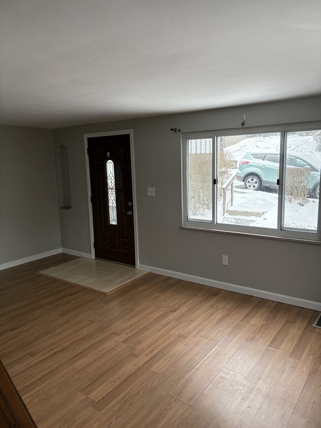 Living room - 3937 Meadowbrook Blvd Townhome