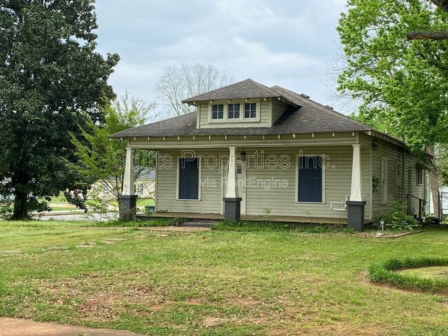 Building Photo - 403 Almon Ave