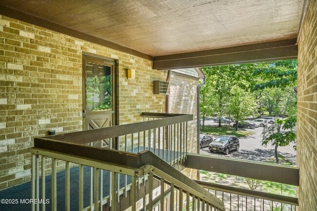 Photo - 120 Amberly Dr