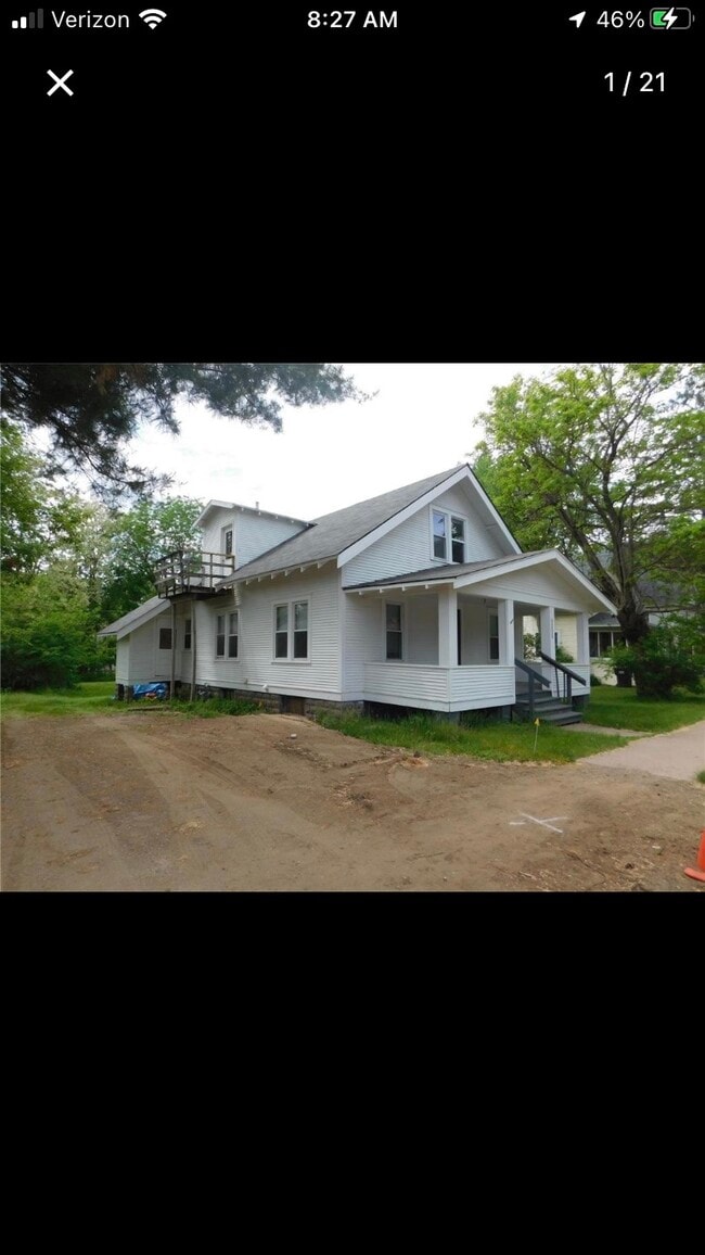 Building Photo - 1315 9th St E Rental