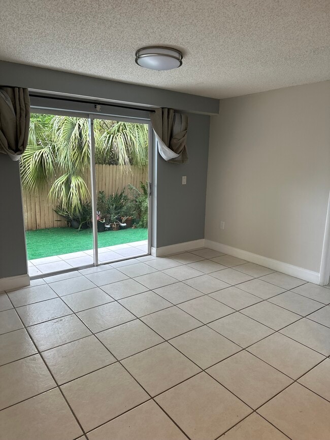 2145 NW 19th Ter Unit 102