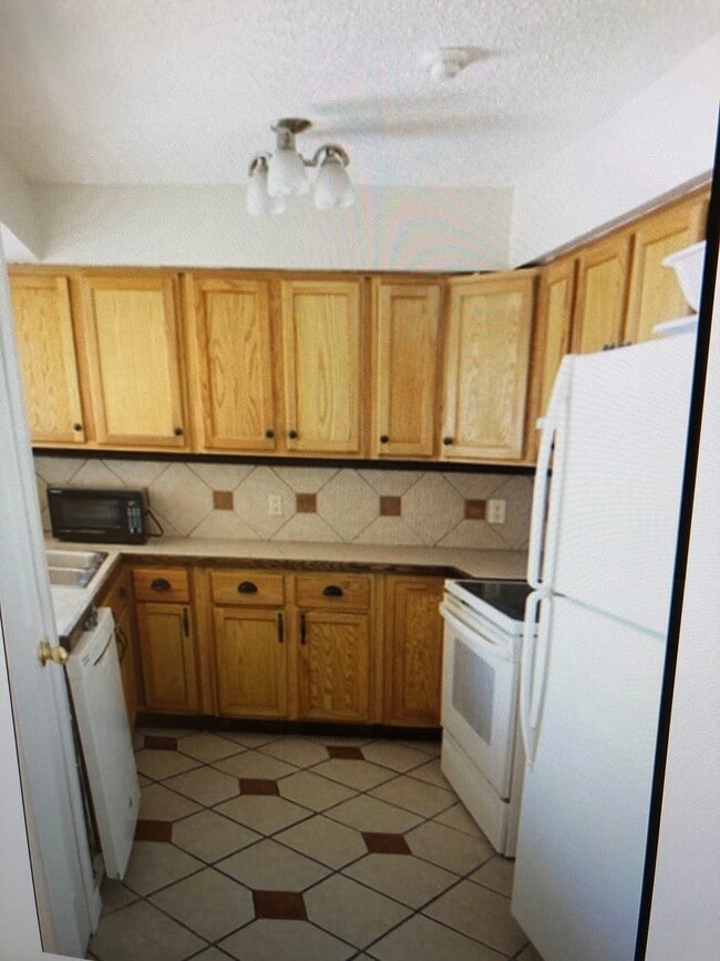 Photo - 2102 Hinkle Ave