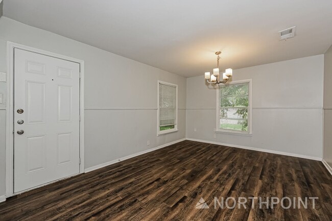 Photo - 3 BR/1BA | Updated Single Family Home | Fenced backyard| In Cleburne!