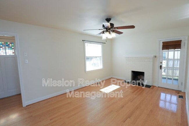 Photo - 2922 Overton Rd
