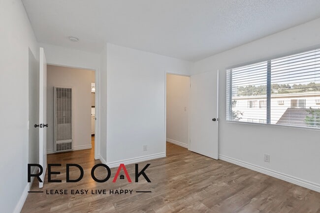 Photo - Stunning One Bedroom with Air Conditioning... Unidad 203