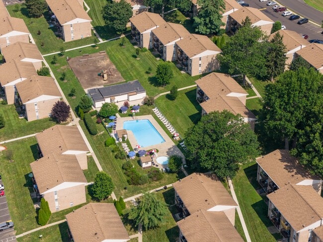 Photo - Top Of The Hill Apartments