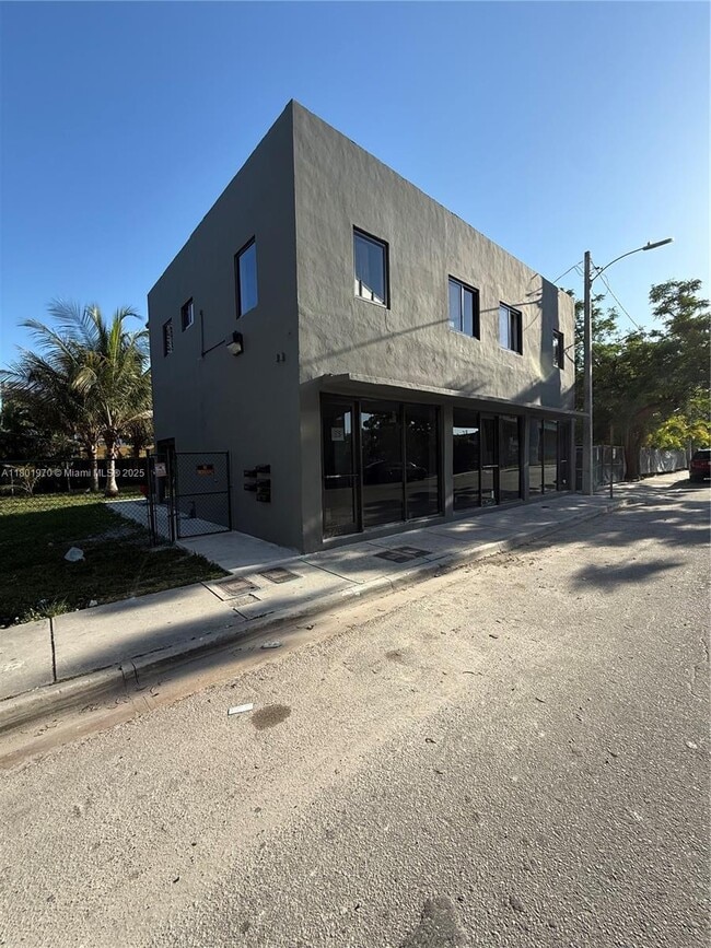 Photo - 214 NW 11th St Apartment Unit B