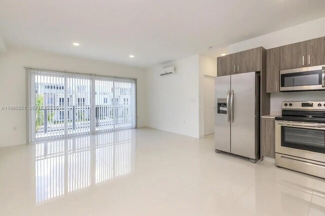 Building Photo - 25850 SW 140th Ct Unit 4-408