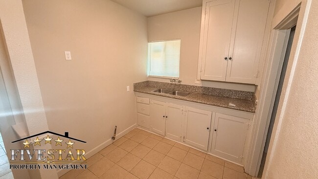 Photo - 1902 Bank St Unit 1902