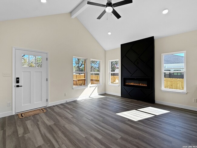 Photo - 656 Skyline Dr
