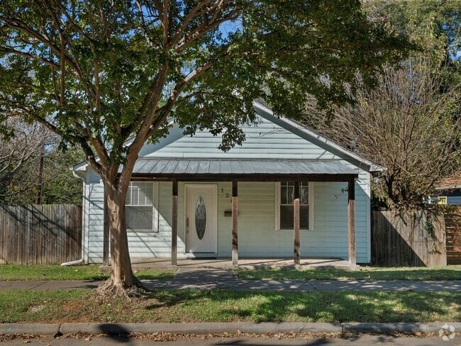 Building Photo - 3 Bedroom/2 bath house close to Optimist H...