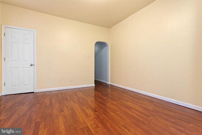 Photo - 5446 Walnut St