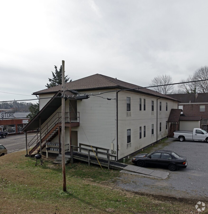 Photo - 120 Tyrone Rd