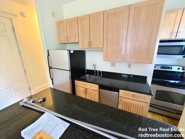 Photo - 195 Commonwealth Ave Unit 1