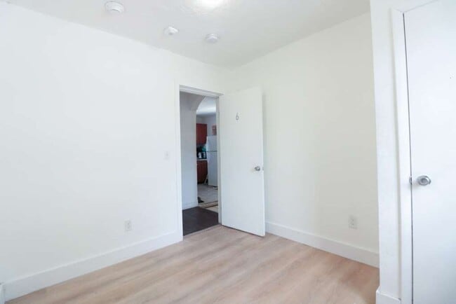Photo - Available now! Bedroom For Rent In Shared Home (shared kitchen and 2 baths) Unit 6