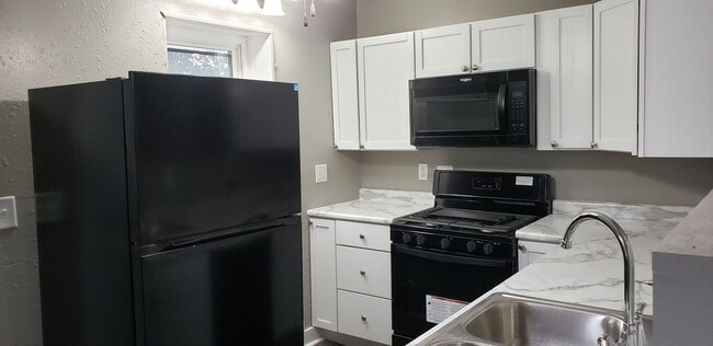 5 bedroom 3 bath home - 5 bedroom 3 bath home