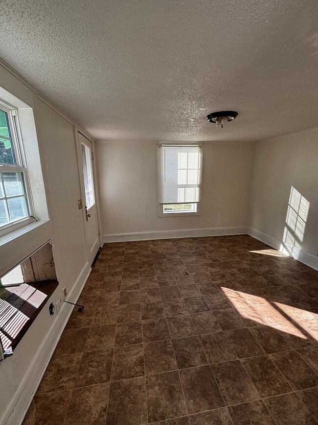 Photo - 1br 1ba house!