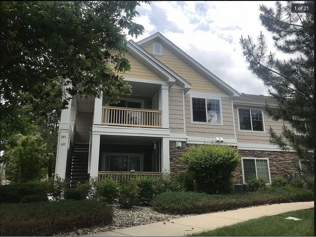 Building Photo - 4735 Hahns Peak Dr Unit 203