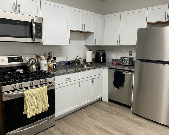 Building Photo - 69 Saint John Ave Unit 1 Rental