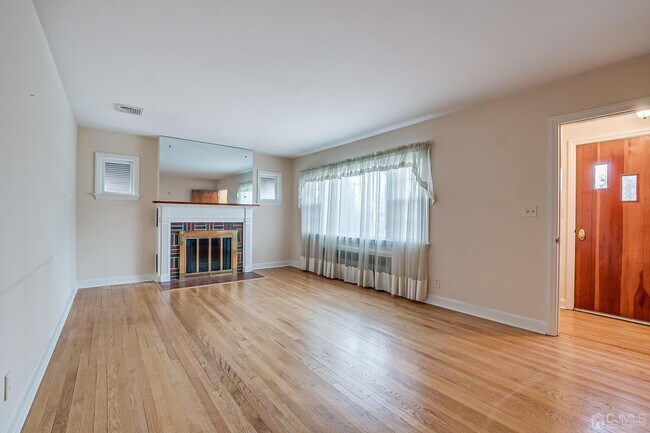 Photo - 174 E Chestnut Ave