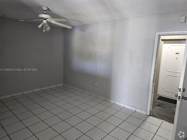 Building Photo - 5100 SW 41st St Unit 316 Rental