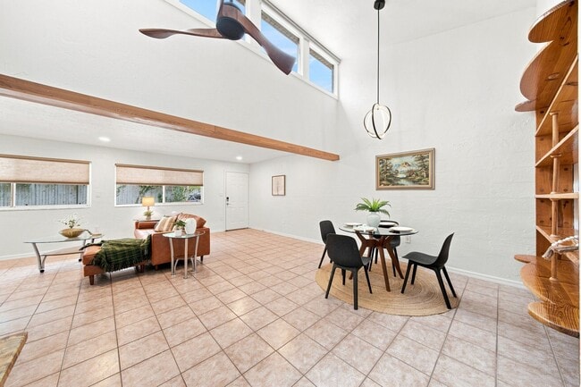 Photo - 747 SE 2nd Pl