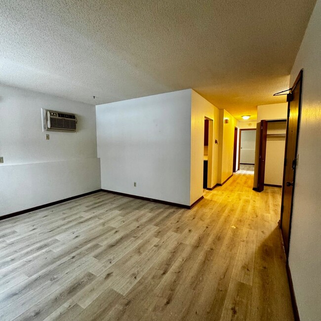 Photo - 309 27th St NE Unit #2