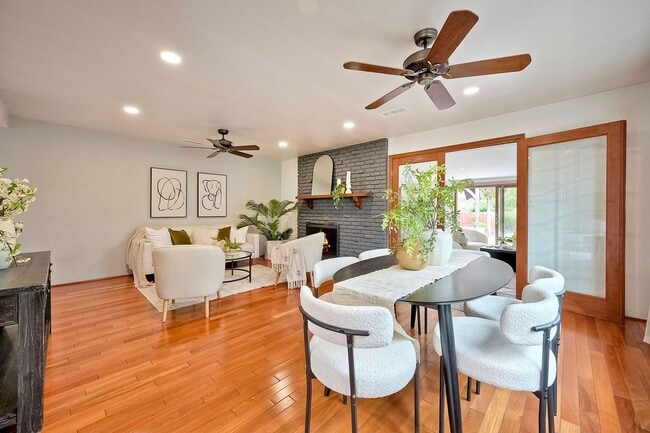 Photo - 1855 Magdalene Way