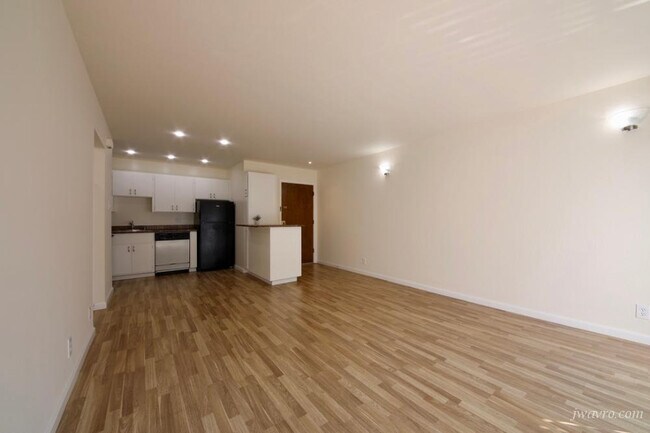 Photo - 1915 Greenwich St Unit 5