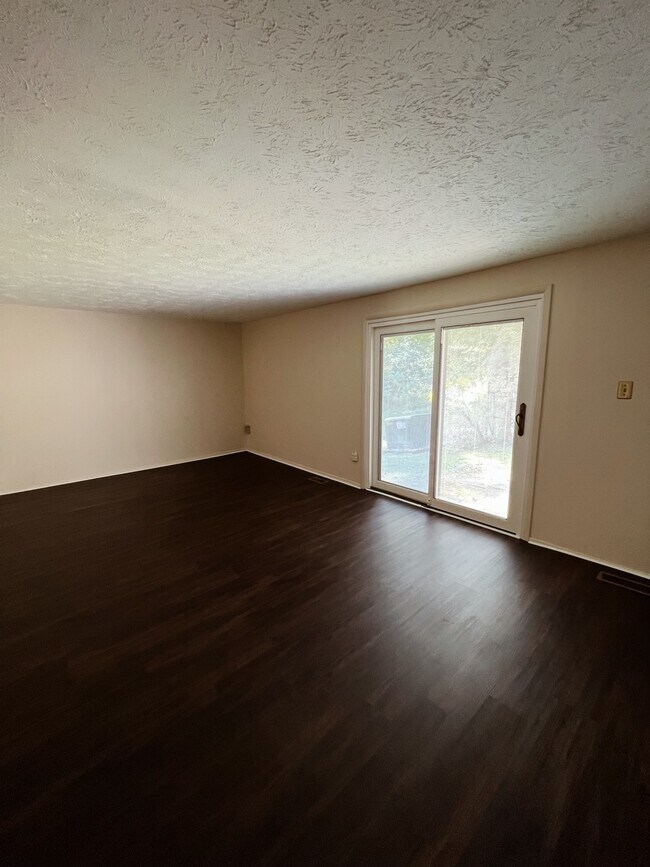 Photo - 527 Hunting Creek Rd