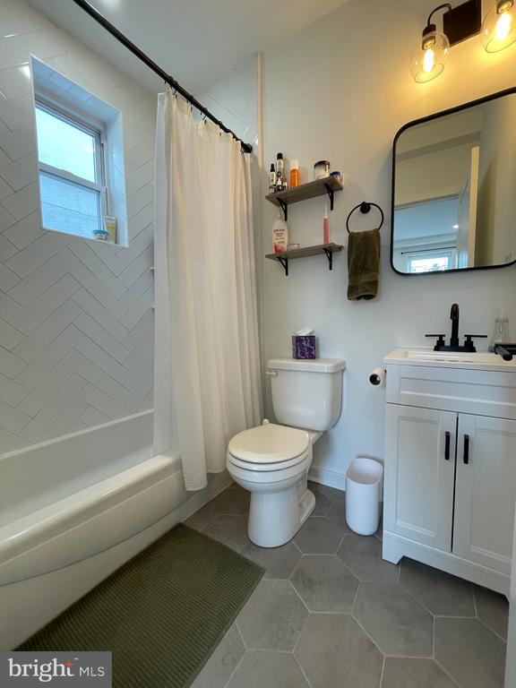 Photo - 630 S 19th St Unidad 2R