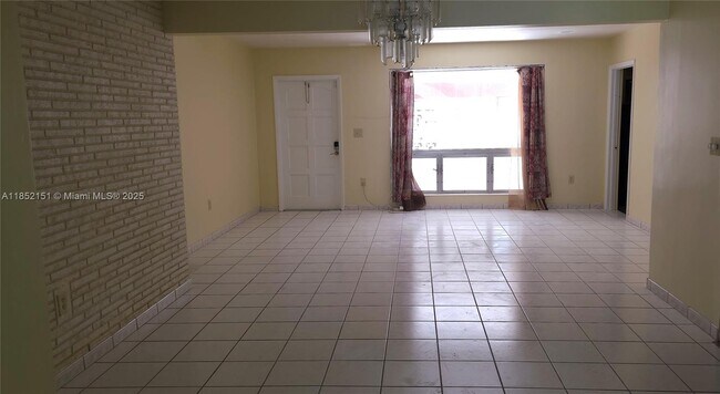 Photo - 7813 Shalimar St
