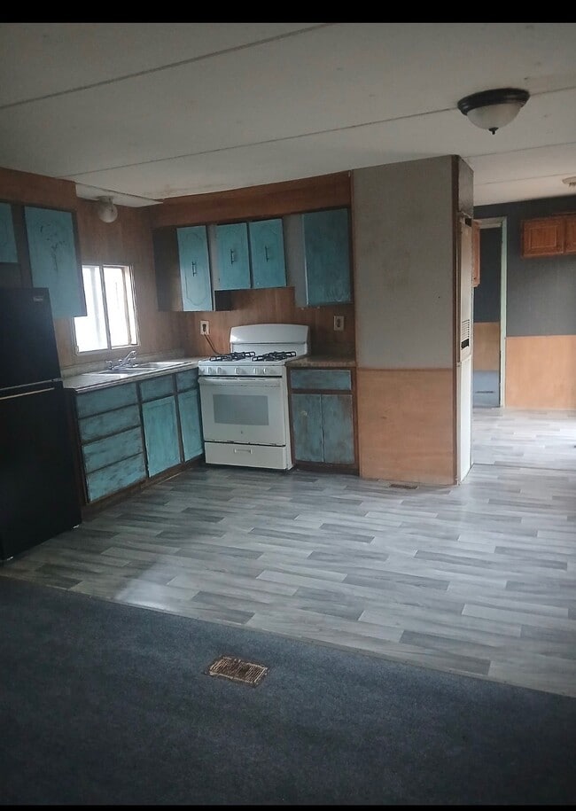 Photo - 704 N Linn St