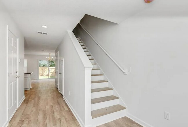 Photo - 3585 Drexel St