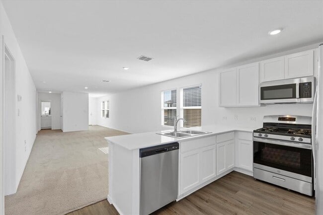 Photo - 210 Chapel Beck Dr